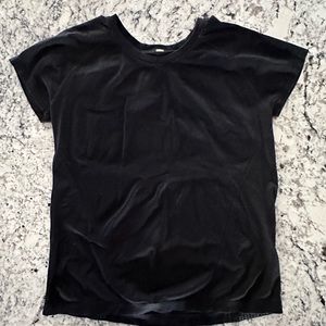 Athleta Momentum seamless tee